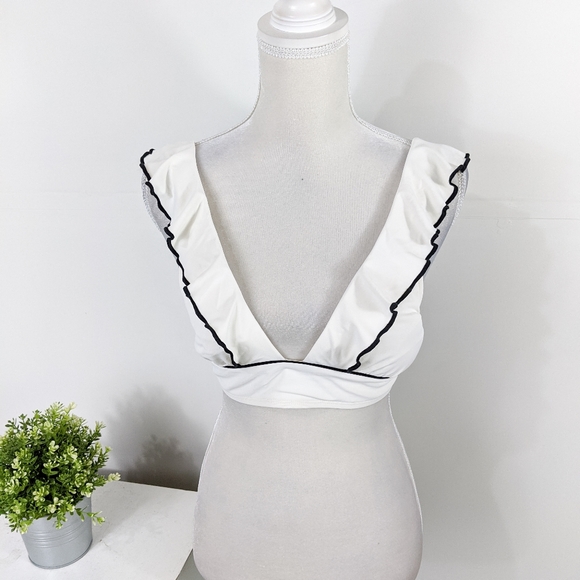 Robin Piccone Other - Robin Piccone Malia Bikini Top White Black V Neck